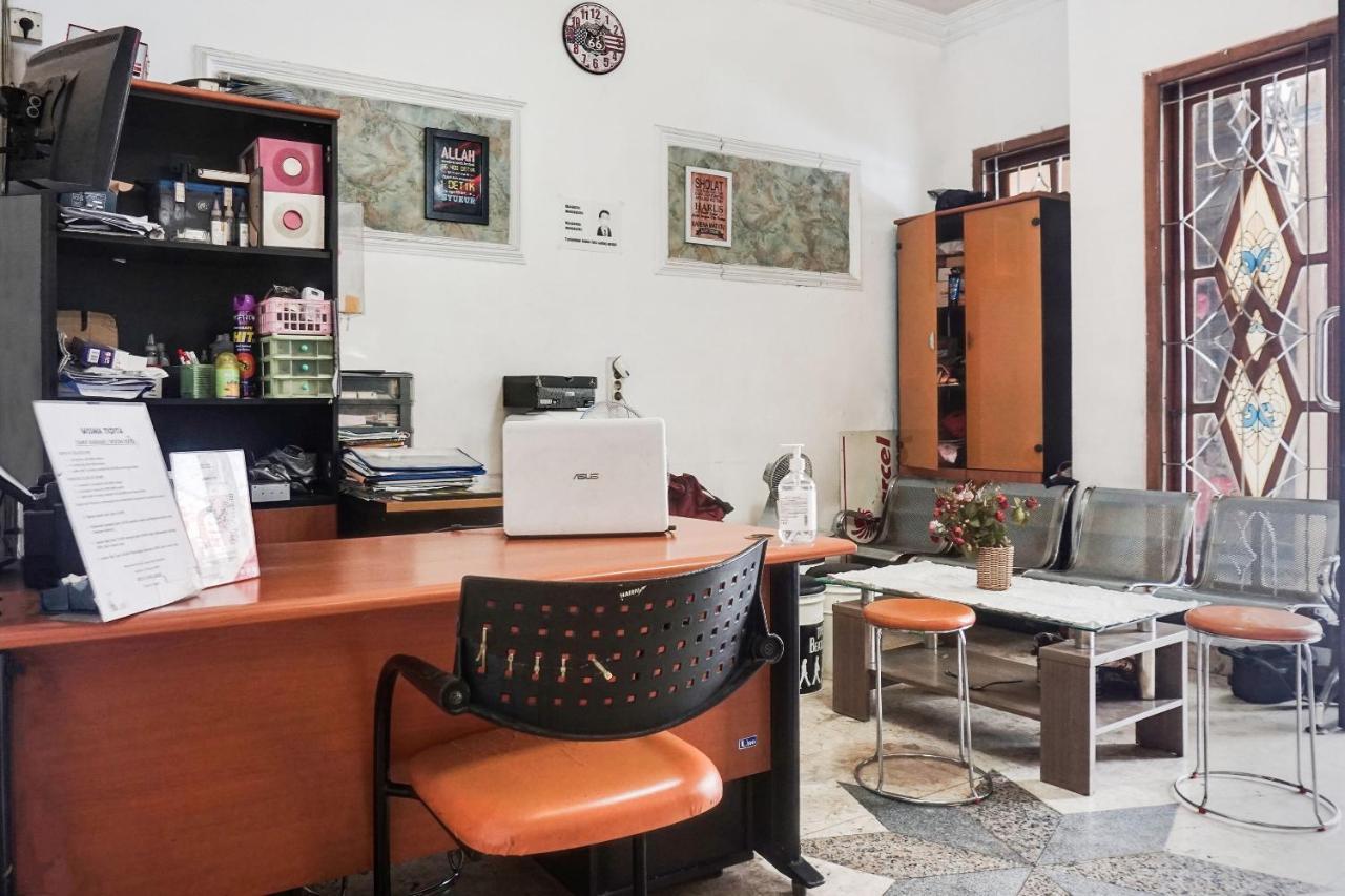 Oyo 91754 Wisma Tiqita Syariah Jacarta Exterior foto